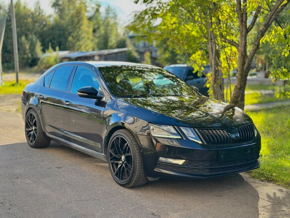 2018 Skoda Octavia III (A7) Рестайлинг, чёрный, 1200000 рублей