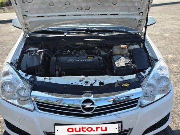 2013 Opel Astra H Рестайлинг, белый, 580000 рублей - вид 1