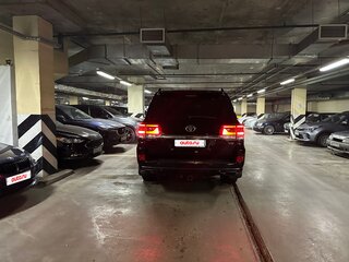 2017 Toyota Land Cruiser 200 Series Рестайлинг 2, чёрный, 4300000 рублей, вид 5