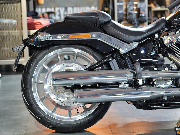 2023 Harley-Davidson Fat Boy, чёрный, 3600000 рублей - вид 13