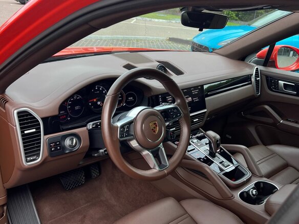 2021 Porsche Cayenne Coupé III, оранжевый, 8500000 рублей - вид 11