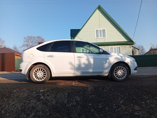 2011 Ford Focus II Рестайлинг, белый, 500000 рублей, вид 5