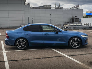 2021 Volvo S60 III, синий, 2717000 рублей, вид 4