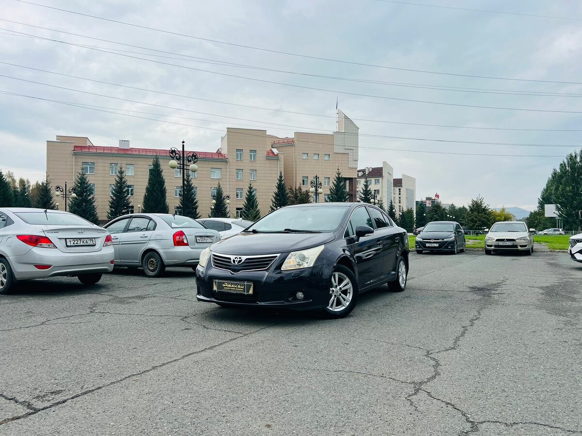 Открыть фотографии: Toyota Avensis III