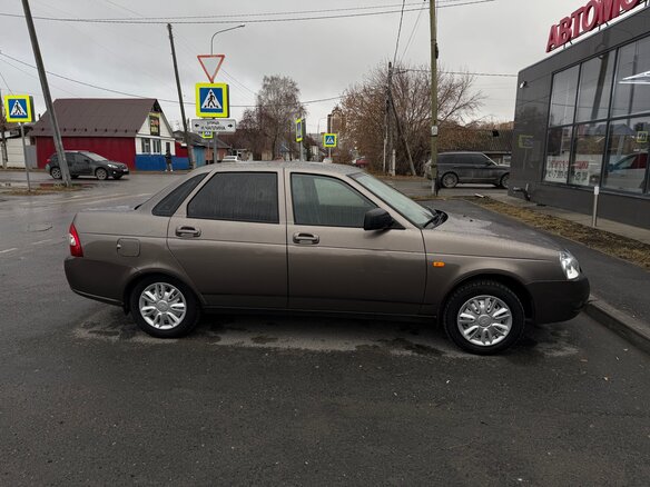 2016 Lada (ВАЗ) Priora I Рестайлинг, коричневый, 630000 рублей - вид 2