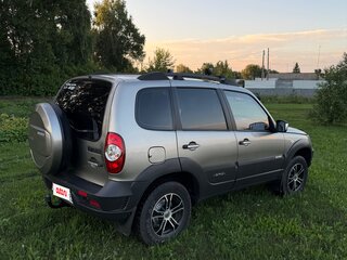 2015 Chevrolet Niva I Рестайлинг, серый, 699999 рублей, вид 1