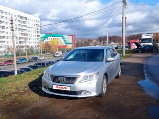 2013 Toyota Camry VII (XV50), серебристый, 1700000 рублей, вид 1