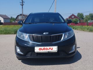 2013 Kia Rio 5-speed III, чёрный, 880000 рублей, вид 2