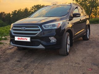 2016 Ford Kuga II Рестайлинг, чёрный, 1350000 рублей, вид 2
