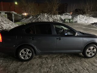 2012 Skoda Octavia II (A5) Рестайлинг, серый, 700000 рублей, вид 3