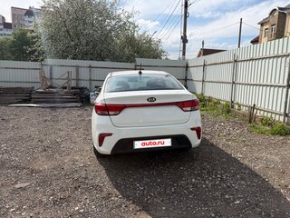 2019 Kia Rio IV, белый, 700000 рублей, вид 5