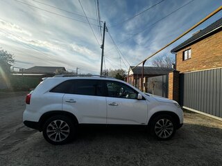 2013 Kia Sorento II Рестайлинг, белый, 1800000 рублей, вид 3