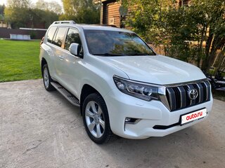 2018 Toyota Land Cruiser Prado 150 Series Рестайлинг 2, белый, 4900000 рублей, вид 4