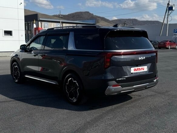 2024 Kia Carnival IV Рестайлинг, серый, 5000000 рублей - вид 6