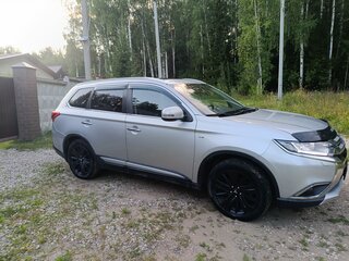 2015 Mitsubishi Outlander III Рестайлинг 2, серый, 2200000 рублей, вид 4