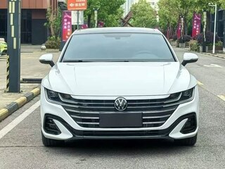 2025 Volkswagen Passat CC 330 TSI II Рестайлинг, белый, 3646323 рублей, вид 2