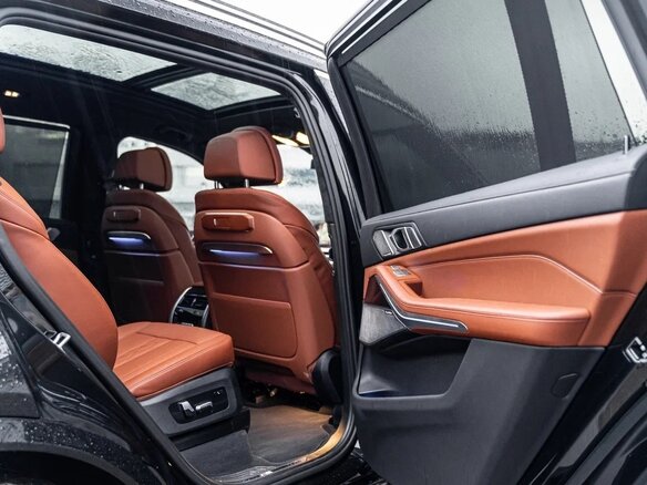 2024 BMW X7 40i I (G07) Рестайлинг, чёрный, 13890000 рублей - вид 30