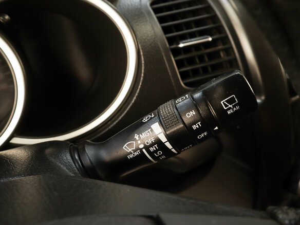 2011 Kia Sorento II, чёрный - вид 13