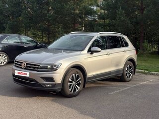 2019 Volkswagen Tiguan II, серый, 2649999 рублей, вид 4