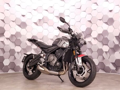 2021 Triumph Trident 660, серый, 727000 рублей, вид 1
