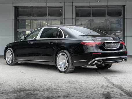 2025 Mercedes-Benz Maybach S-Класс 580 II (Z223), чёрный, 31990000 рублей, вид 5