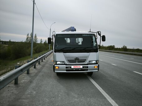 2004 Nissan Diesel Condor, белый, 5049000 рублей, вид 1