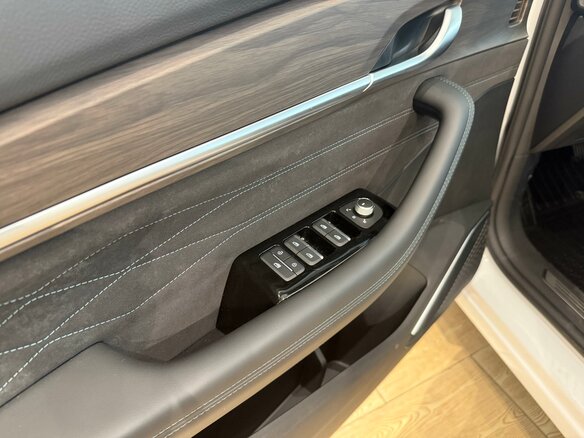 2026 Geely Monjaro I Рестайлинг, белый, 4599990 рублей - вид 14