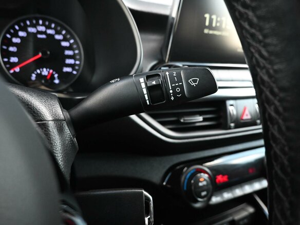 2019 Kia Cerato IV, красный, 1684000 рублей - вид 15