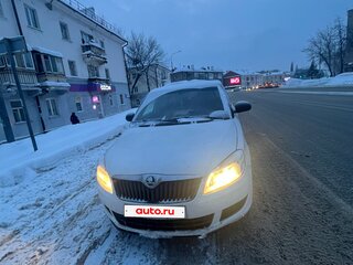 2013 Skoda Fabia II Рестайлинг, белый, 700000 рублей, вид 1