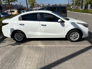 2017 Kia Rio IV, белый, 1350000 рублей, вид 3