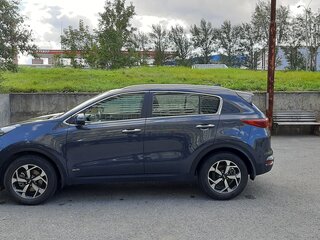 2020 Kia Sportage IV Рестайлинг, серый, 2650000 рублей, вид 4