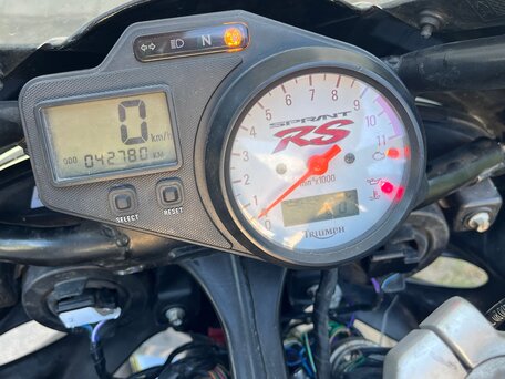 2001 Triumph Sprint RS, чёрный, 300000 рублей, вид 4