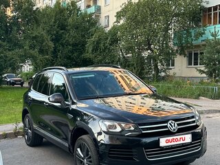 2011 Volkswagen Touareg II, чёрный, 1800000 рублей, вид 2