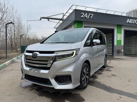 2021 Honda Stepwgn Spada V Рестайлинг, серебристый, 2270070 рублей, вид 1