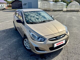 2013 Hyundai Solaris I, бежевый, 749000 рублей, вид 5