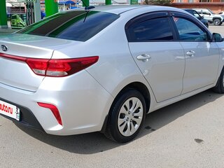2017 Kia Rio IV, серебристый, 1420000 рублей, вид 5