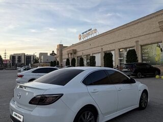 2010 Mazda 6 II (GH) Рестайлинг, белый, 900000 рублей, вид 4