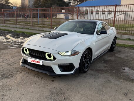 2020 Ford Mustang VI Рестайлинг, бежевый, 4150000 рублей, вид 1