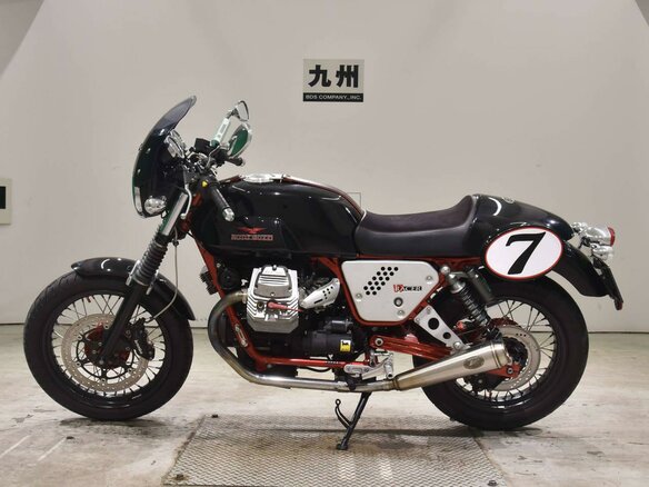2011 Moto Guzzi V 7, чёрный, 437000 рублей