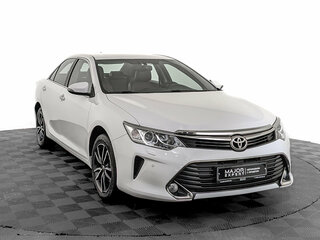 2017 Toyota Camry VII (XV50) Рестайлинг, белый, 2372750 рублей, вид 3