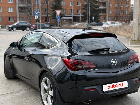 2013 Opel Astra GTC J Рестайлинг, чёрный - вид 4