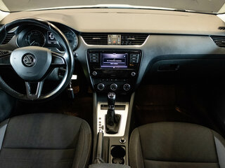 2020 Skoda Octavia III (A7) Рестайлинг, белый, 1900000 рублей, вид 5