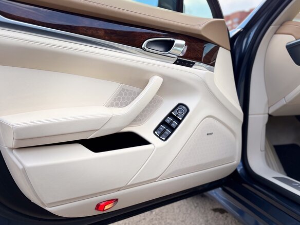 2011 Porsche Panamera 4S I, синий, 3200000 рублей - вид 24