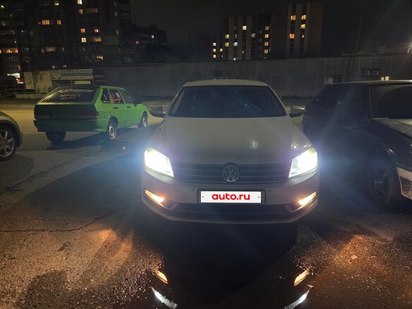 2011 Volkswagen Passat B7, белый - вид 2