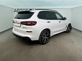 2021 BMW X5 45e IV (G05/G18), белый, 6200000 рублей, вид 2
