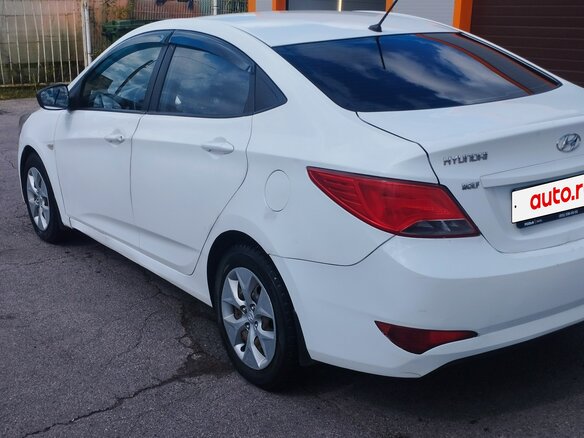 2015 Hyundai Solaris I Рестайлинг, белый, 515000 рублей - вид 5