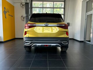 2021 Kia Seltos I, жёлтый, 2000000 рублей, вид 5