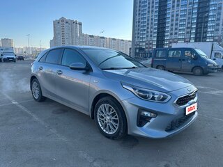 2018 Kia Ceed III, серебристый, 1450000 рублей, вид 3