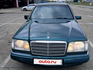 1995 Mercedes-Benz E-Класс 280 I (W124), зелёный, 700000 рублей, вид 1