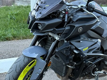 2017 Yamaha MT-10, серый, 1290000 рублей, вид 3